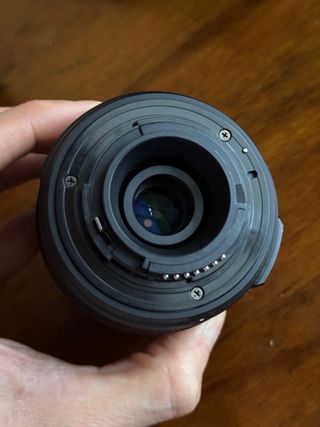 Cámara Nikon D60 con objetivo Nikkor 18-55