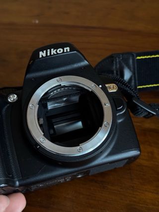 Cámara Nikon D60 con objetivo Nikkor 18-55
