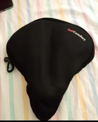 Cojín Gel Confort Bici +guantes, botella, casco