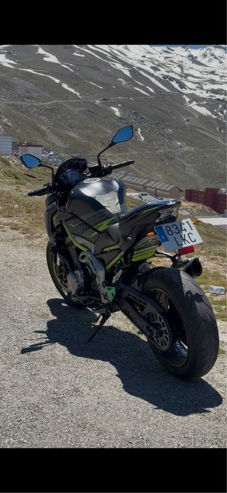 Kawasaki Z900 Negra/Verde 2019