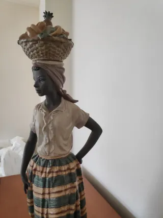 Estatua grande de cerámica de Lladró/Nao.