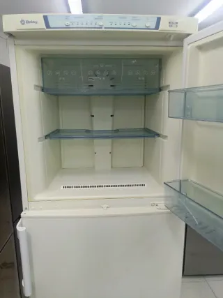Nevera marca Balay 185/60cm con garantia transport