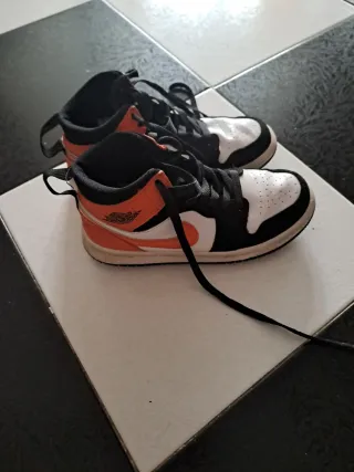 Zapatillas Nike Air Jordan 1 talla 34