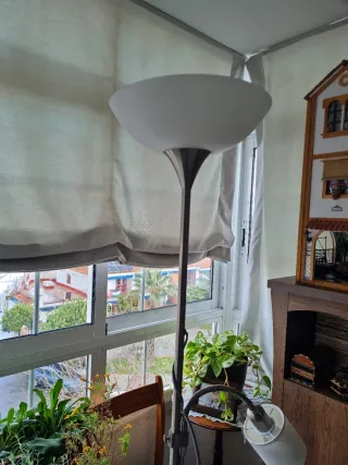 Lámpara de pie moderna