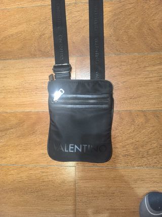 Riñonera Valentino Negra Auténtica