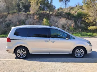 Volkswagen Sharan  Volkswagen Sharan  2012