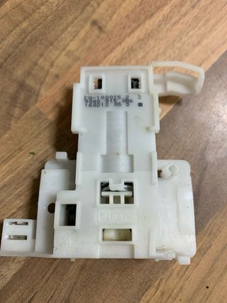 Sensor de cierre y cerradura puerta lavavajillas