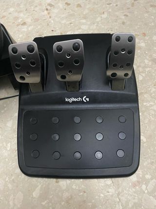 Volante Logitech G29 con Pedales