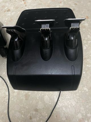 Volante Logitech G29 con Pedales