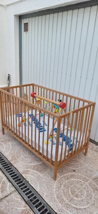 Cuna y colchón