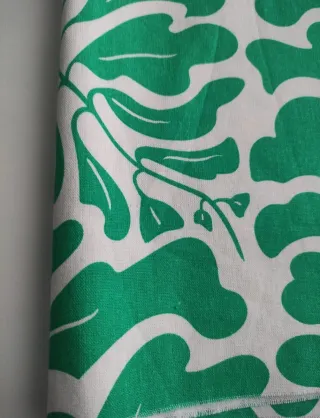 Tela francesa diseño hojas verde