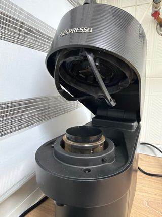 Cafetera Nespresso Vertuo + Aeroccino