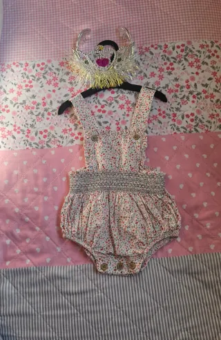 Peto de bebé niña floral talla 3