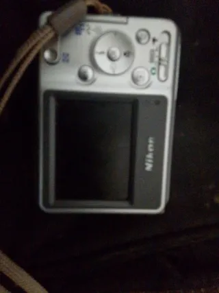 Cámara Digital Nikon Coolpix L4 Plata