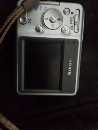 Cámara Digital Nikon Coolpix L4 Plata