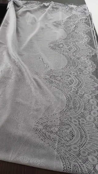 Stola coprispalle elegante in pizzo grigio