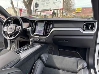 Volvo XC60 2.0 D4 R-Design 2WD 190cv.