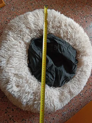 Cama redonda para mascotas beige