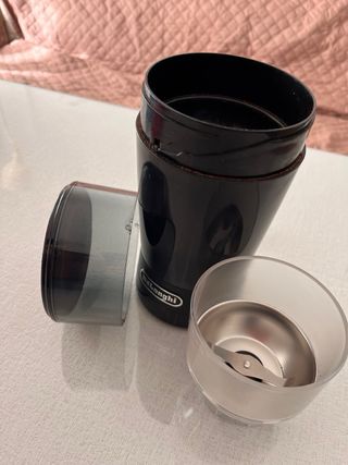Cafetera DeLonghi Dedica Negra + Molinillo