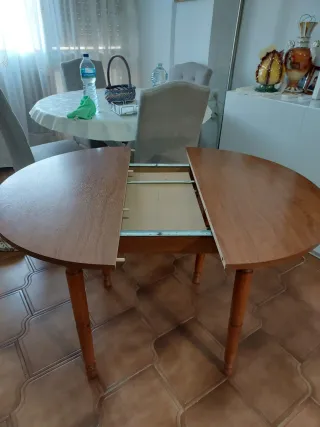 Tavolo rotondo in legno antico