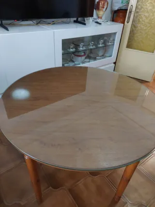 Tavolo rotondo in legno antico