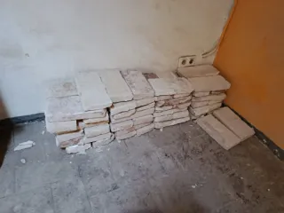 Ladrillos antiguos macizos