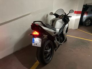 Triumph Sprint ST 1050 Plata