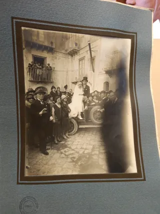 Foto vintage matrimonio auto d'epoca