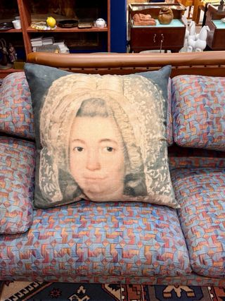 Cojín grande vintage con retrato niño