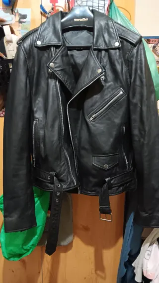 Cazadora cuero italiano cruzada negra