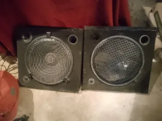 Cajas de altavoces vacías 15