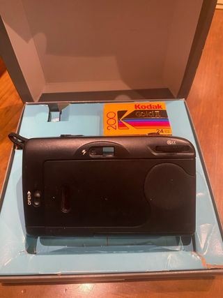 Cámara Kodak STAR EF con flash y carrete