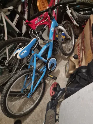 Bicicleta infantil azul