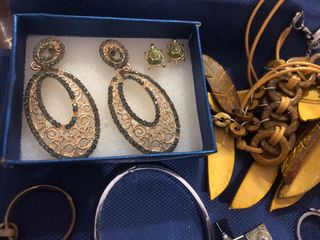 Lote de bisutería variada