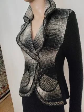 Chaquetilla mujer cuadros y negro