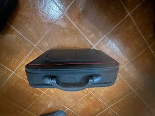 Funda Maletín Portátil Negro las 3 por 20€