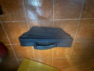 Funda Maletín Portátil Negro las 3 por 20€