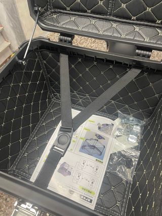 Baúl para moto negro