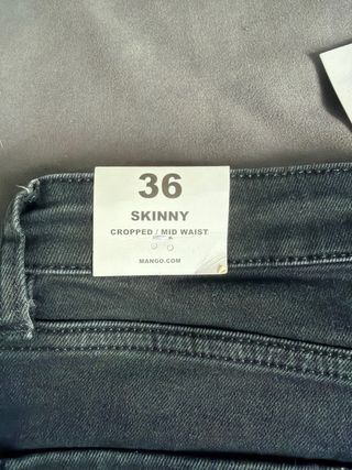 Pantalón vaquero Mango negro talla 36