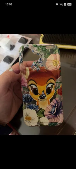 Funda iPhone17  Bambi Flores sin estrenar