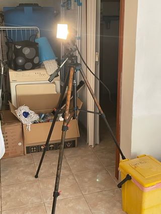 Faretto LED 150W con treppiede