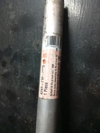 STIHL KM 235 R Combi con barra para utensilios.