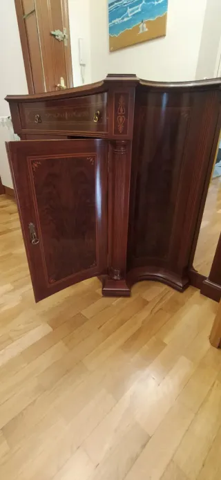 Mueble de entrada con espejo
