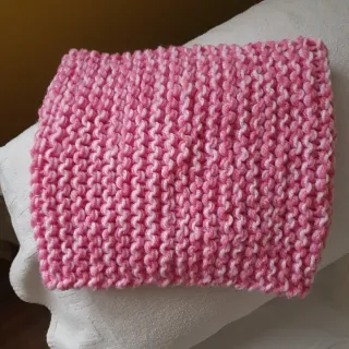 Cuello de lana artesano rosa y blanco