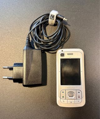 Móvil Nokia 6110 Navigator Plata