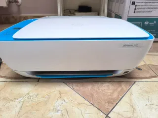 Impresora HP Azul y Blanca