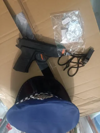 Gorra de policía y accesorios