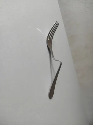 Tenedor de metal plateado premium  Precio negociab