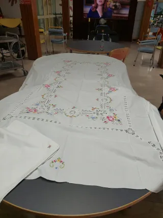 Tovaglia ricamata 120x220 cm