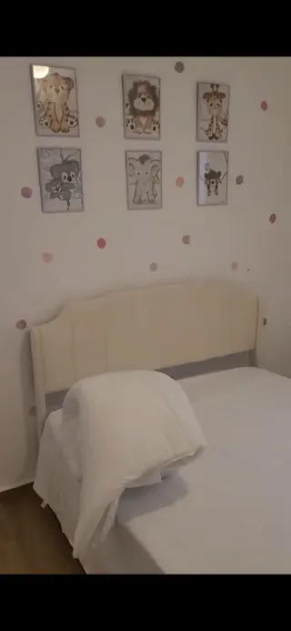 Cama tapizada beige 2 cajones 140x200 + Colchon